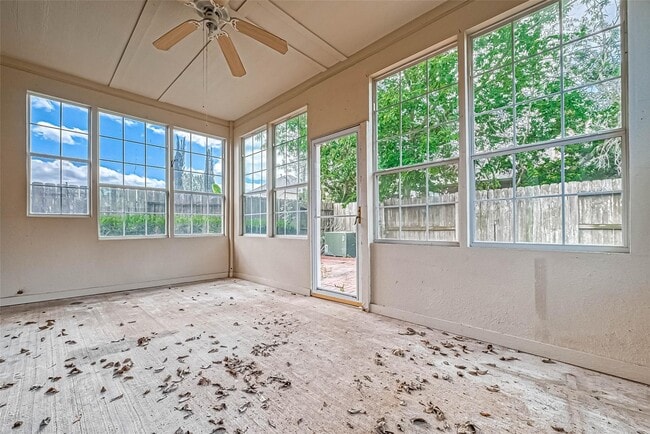 Building Photo - 5526 Hazel Berry Way