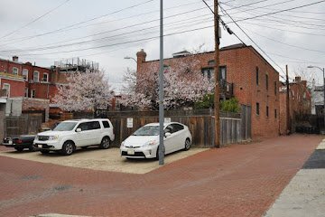 Building Photo - 1833 5th St NW
