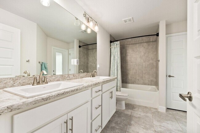 Building Photo - 8324 Amalfi Cir