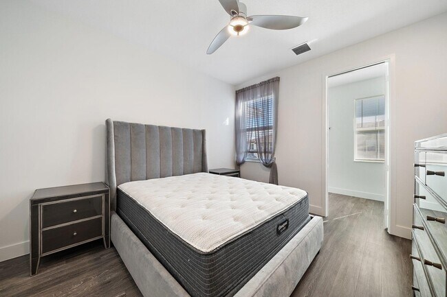 Building Photo - 4925 Pointe Midtown Way