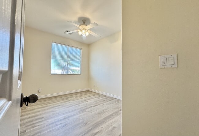 Building Photo - 6039 Glowing Cottage Ct