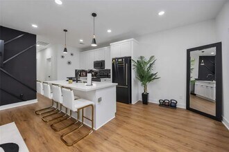 Building Photo - 205 Bolden St