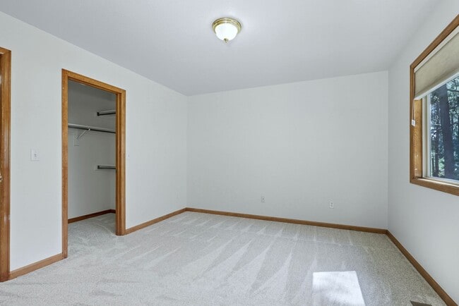 Building Photo - 3 bed 3.5 bath Home in Perry Park!