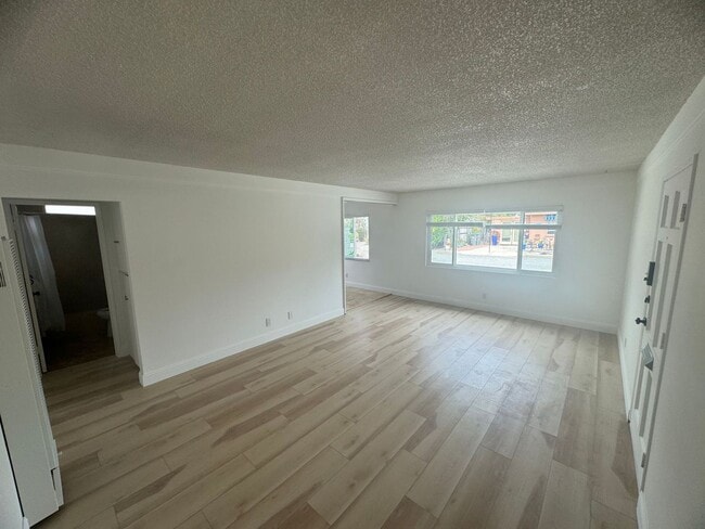 Building Photo - 373 Wawona Ave