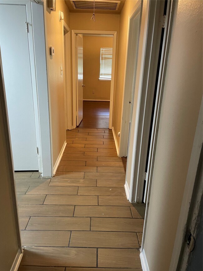 Building Photo - 12419 Sungate Ln