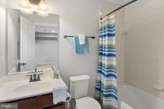 Building Photo - 708 Apple Orchard Dr