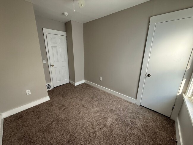 Building Photo - 4503 E 126th St