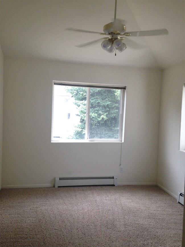 Building Photo - 3683 Iris Ave