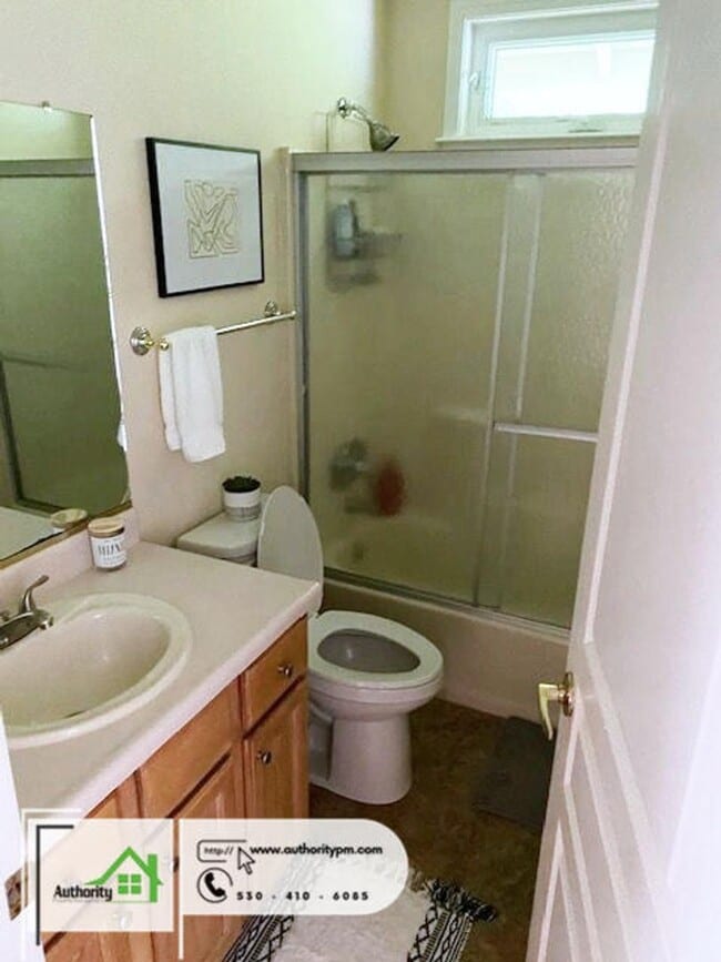 Building Photo - 3032 Stonecrest Pl