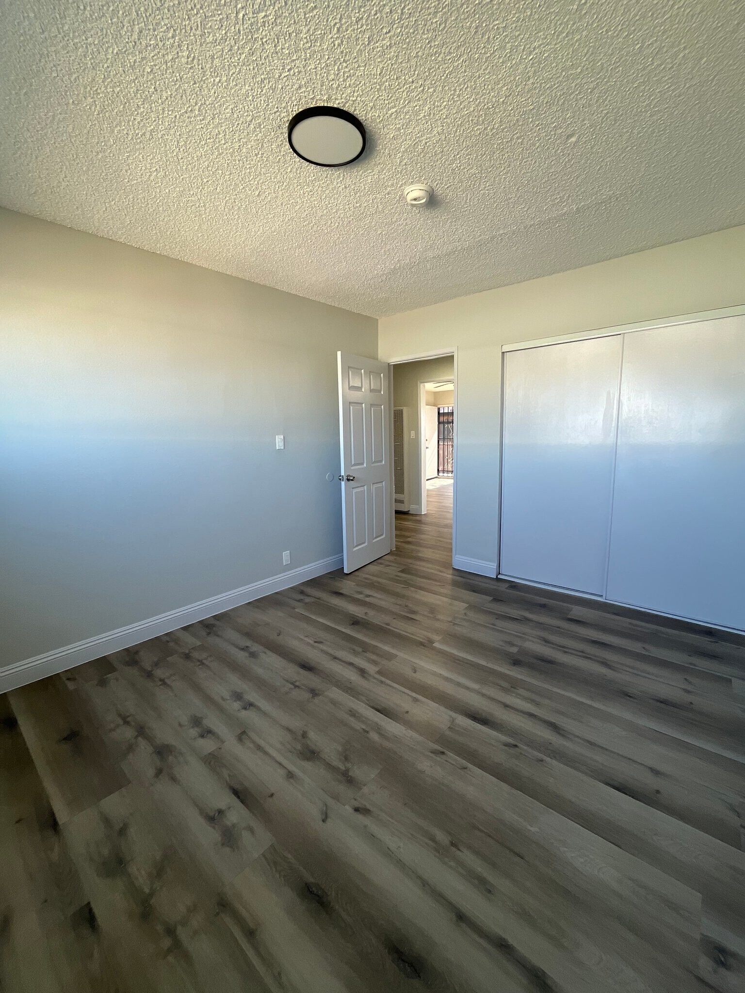 Building Photo - 1334 W 93rd St