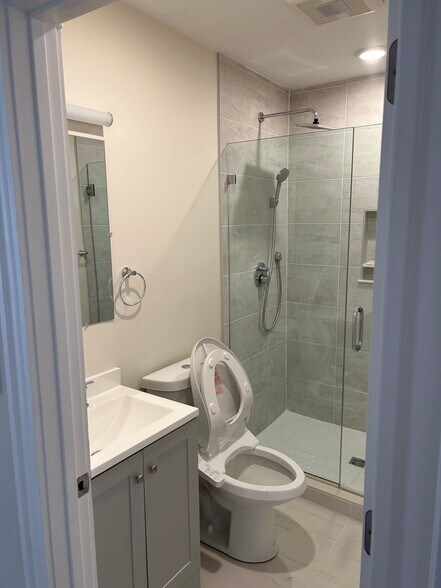 Building Photo - 81 Flint St