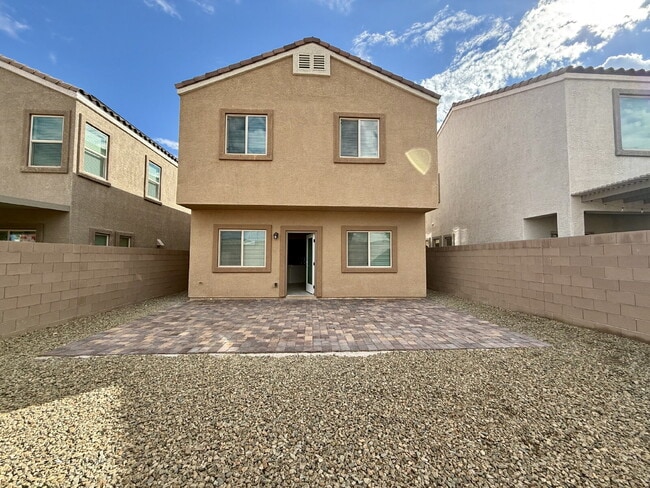 Building Photo - 4 BED, 2.5 BATH, 2 CAR-GARAGE, TWO-STORY, SINGLE FAMILY HOME FOR
