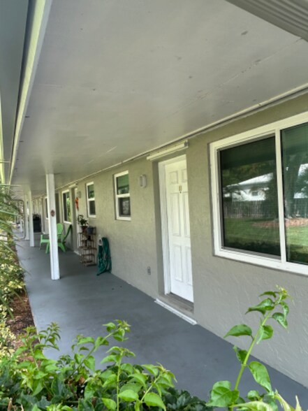 Building Photo - 860 NW 10th Terrace
