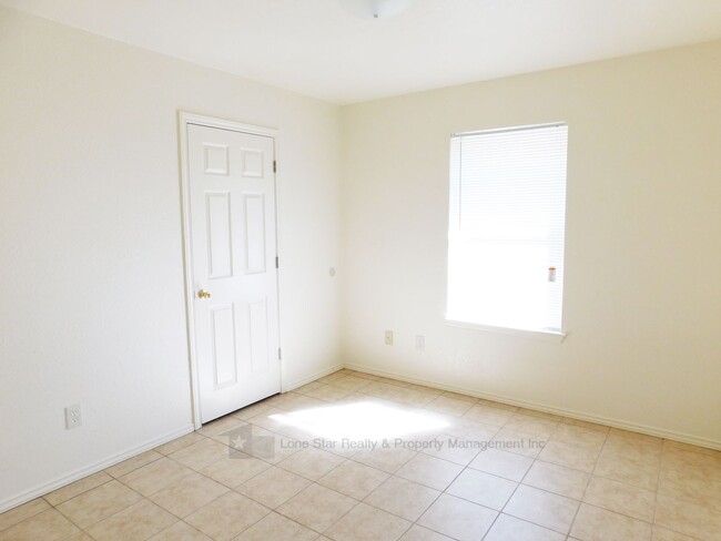 Building Photo - 4601 Wade Dr