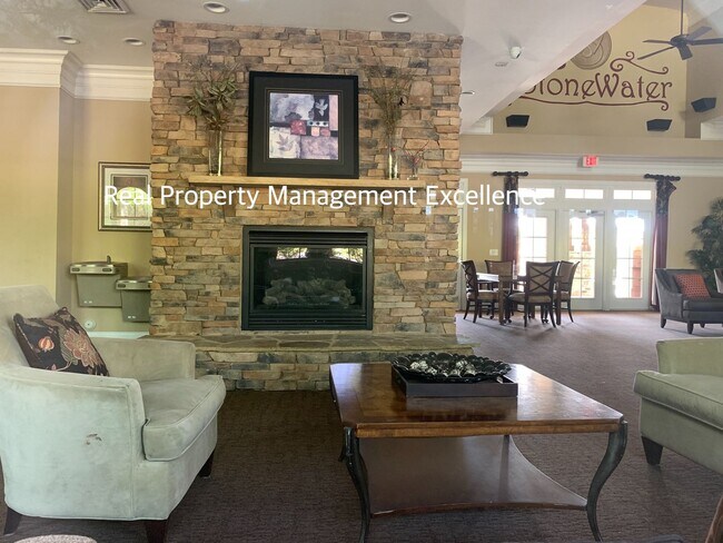 Building Photo - Gorgeous End-Unit TH In Desired Cary Location, Apply Now!