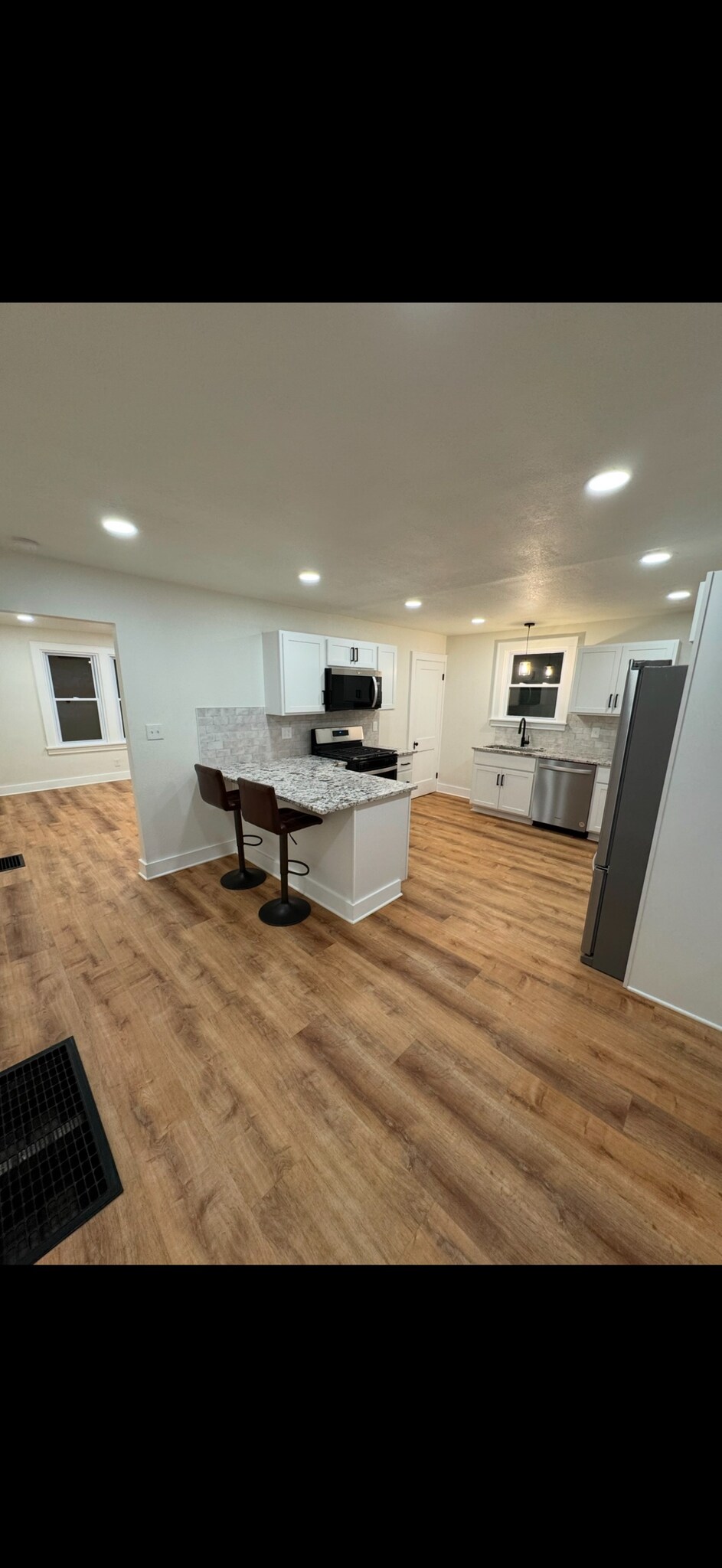 Building Photo - 120 Arion St