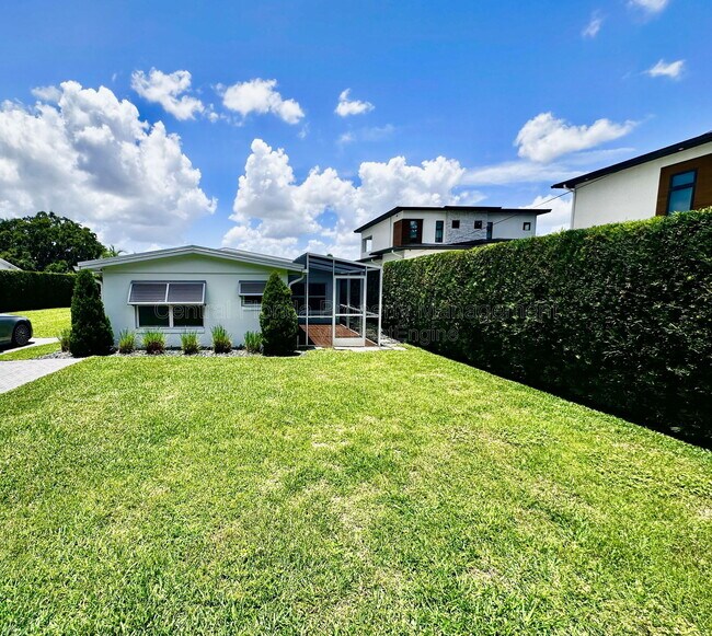 Building Photo - 7210 Seminole Dr