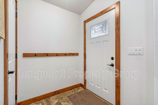 Building Photo - 565 Pyramid Peak St