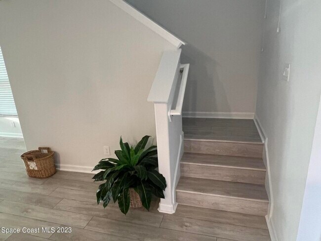Building Photo - 754 Carlsbad Dr