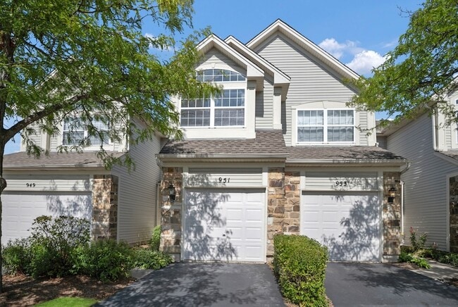 Building Photo - 951 Viewpoint Dr