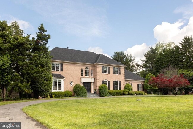Building Photo - 8809 Saunders Ln