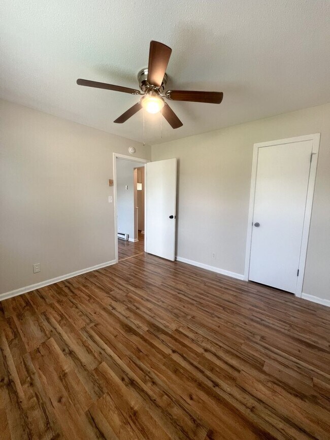Building Photo - 110 Tandy Dr
