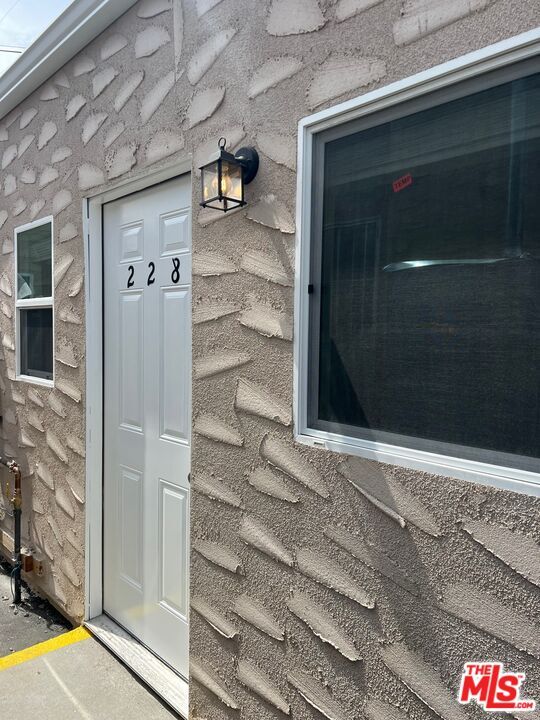 Building Photo - 228 E Avenue 42