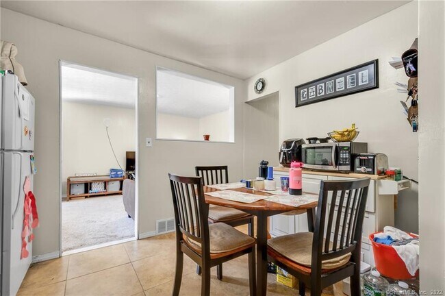 Building Photo - 9 Hazelmere Ct