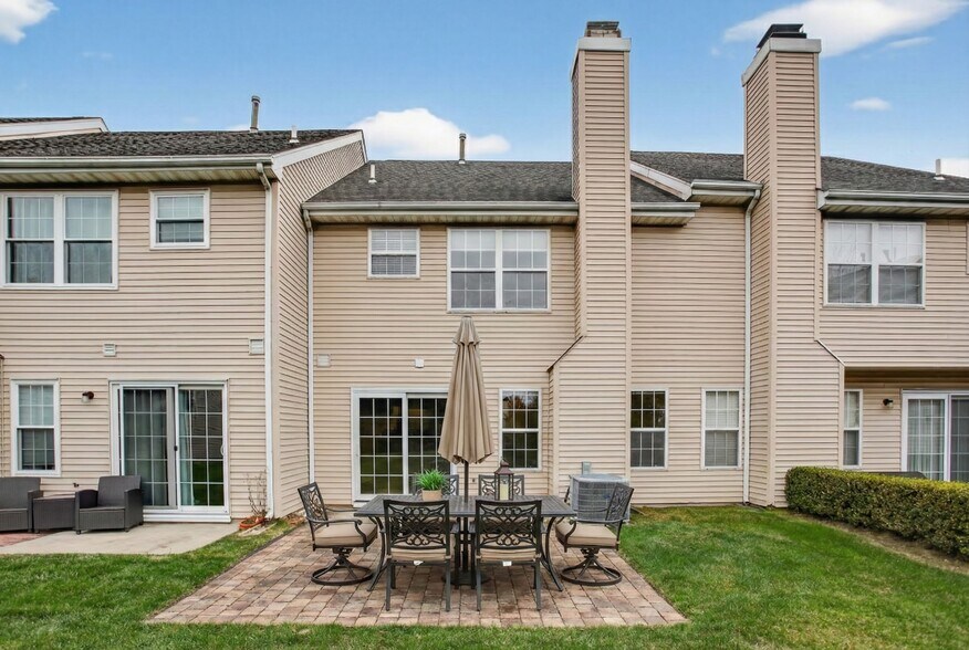 Building Photo - 2801 Harvard Ct