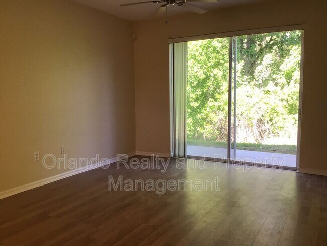 Building Photo - 264 Monroe Cir