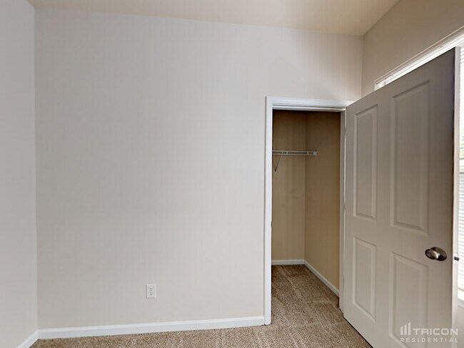 Building Photo - 7839 Baylis Dr