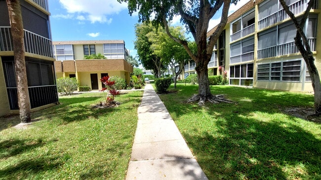 Building Photo - 367 S Federal Hwy