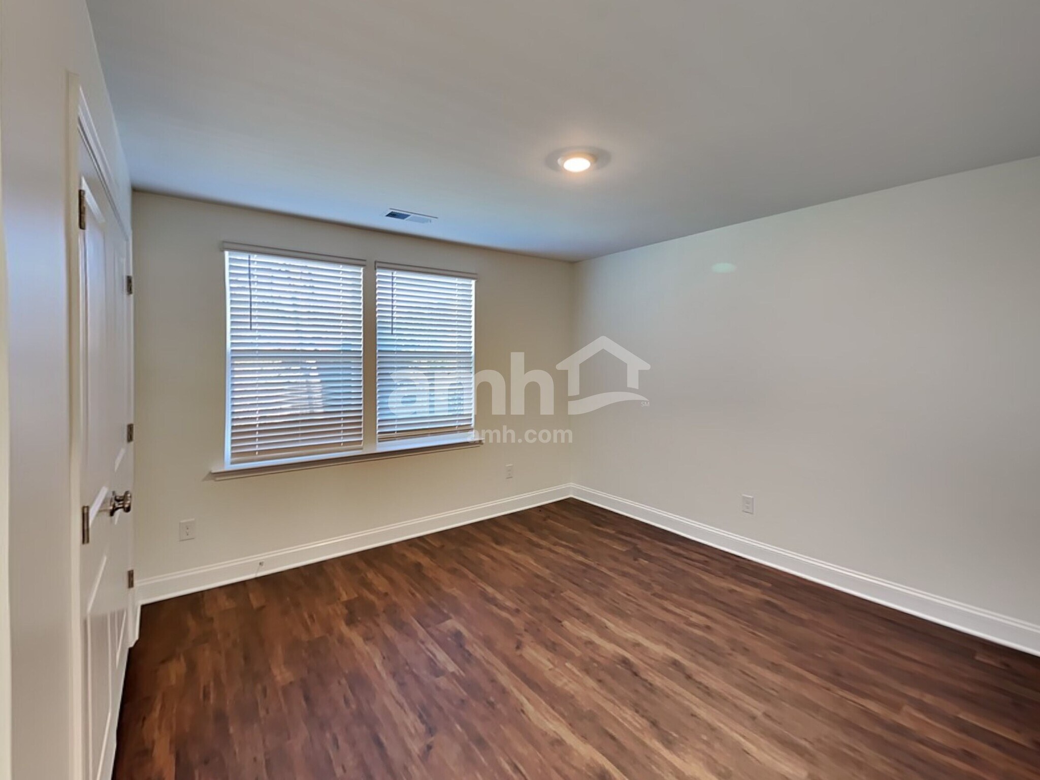 Building Photo - 551 Rivermist Dr