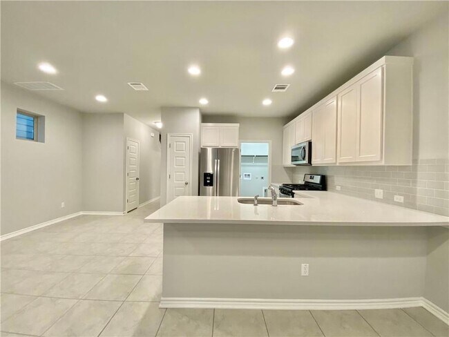 Building Photo - 1701 Yaupon Grove Ln