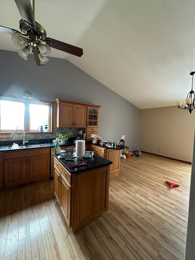 Kitchen - 543 Mahogany Way