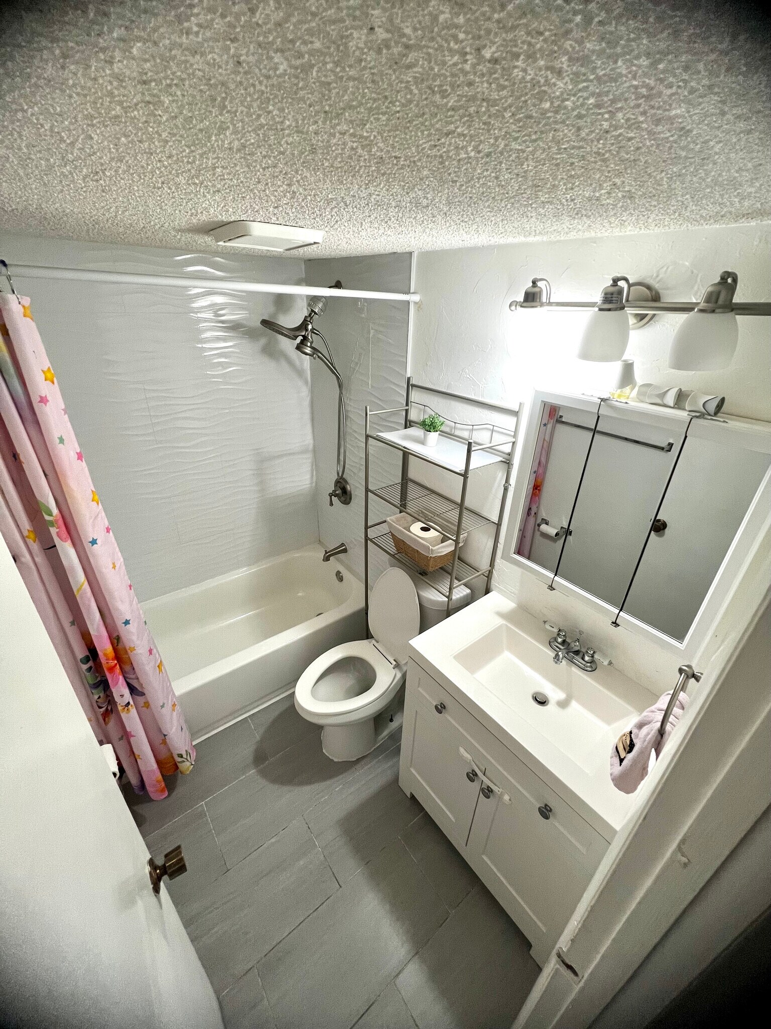 Building Photo - 7610 Stirling Rd