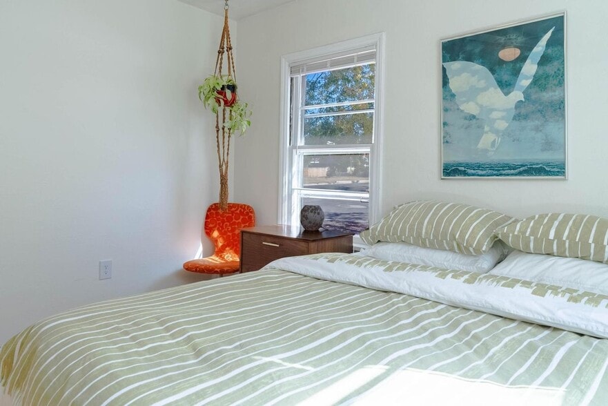 Building Photo - 1225 E Cache La Poudre St