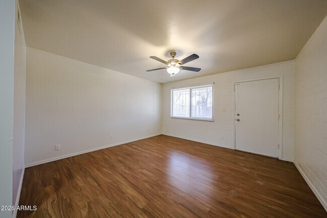 Building Photo - 2226 W Heatherbrae Dr