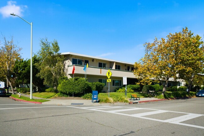 Building Photo - 418 Whitehall Rd