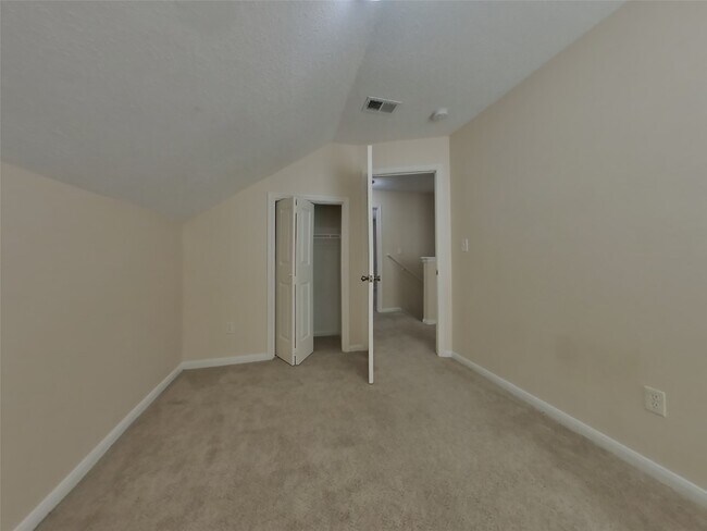 Building Photo - 3259 Jorns St