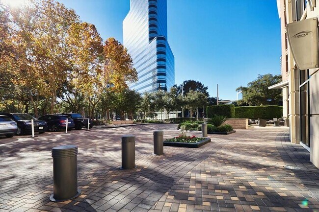 Building Photo - 1901 Post Oak Blvd