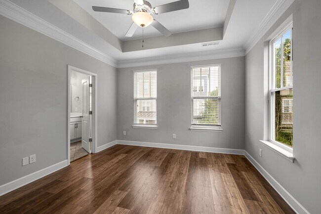 Building Photo - 300 Kara Ln