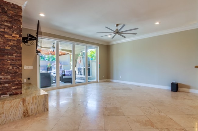 Building Photo - 6711 Blue Point Dr