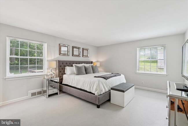 Building Photo - 903 Sulgrave Ln
