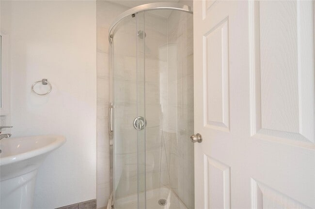 Building Photo - 706 Scenic Dr