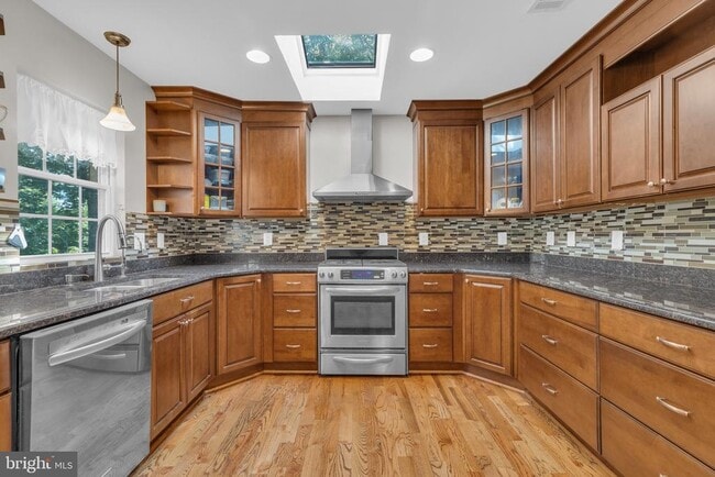 Building Photo - 7205 Van Ness Ct