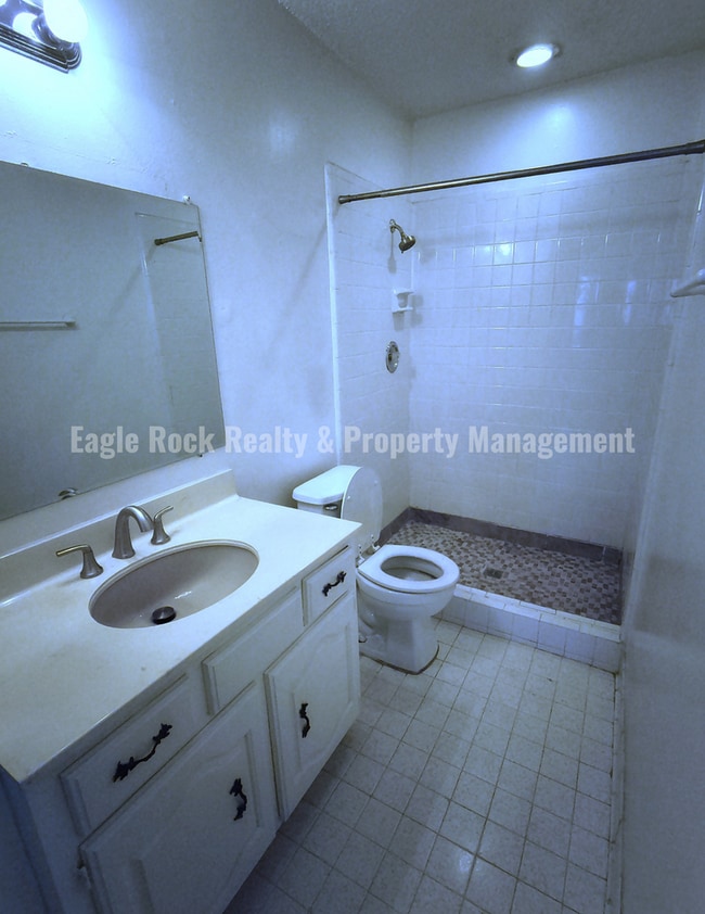 Building Photo - 4627 S 72nd E Pl
