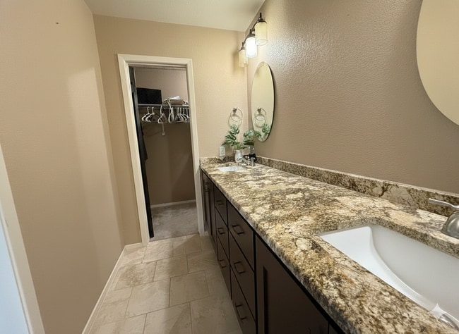 Building Photo - 2807 Macauslan St