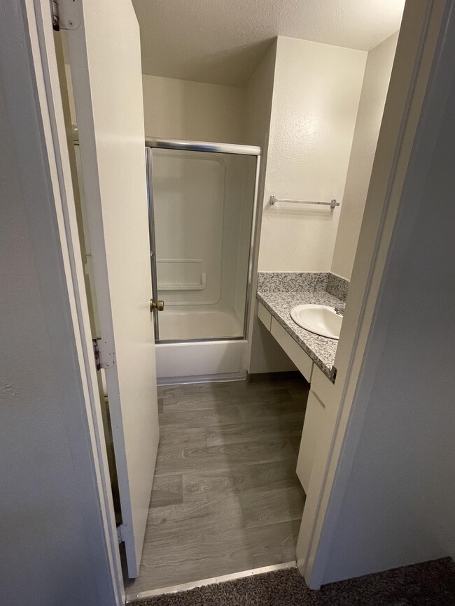 Building Photo - 130 NE Conifer Blvd