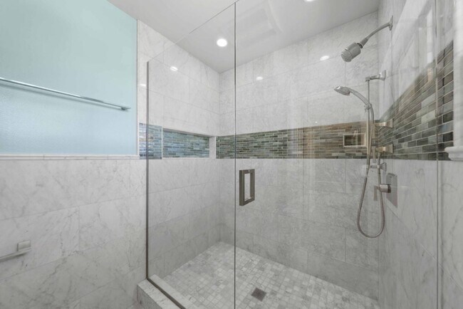 Building Photo - 7175 Red Holly Ct